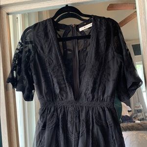 Black lace V romper